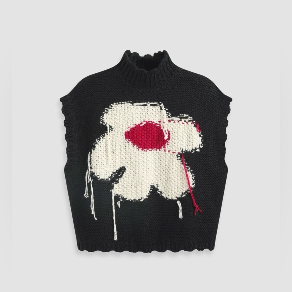 Black and White Flower Sweater - Picture 3 of 14